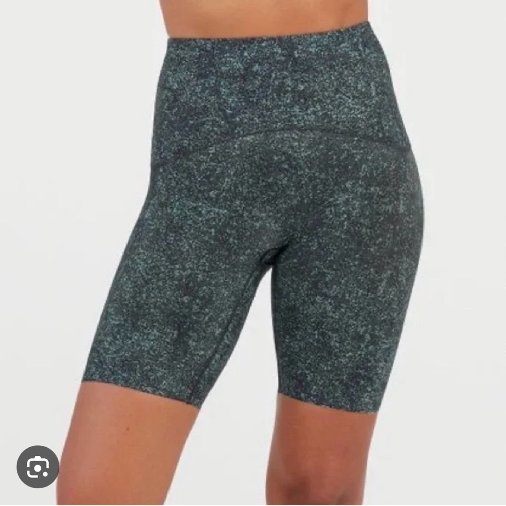 SPANX Booty Boost Active Bike Shorts | High-Waist | Green/Black Speckle | M/M